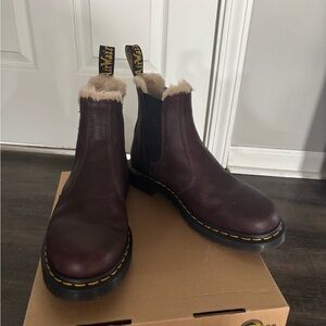 Dr. Martens Brown Leather Chelsea Boots with Cream Faux Fur Lining - Size 9